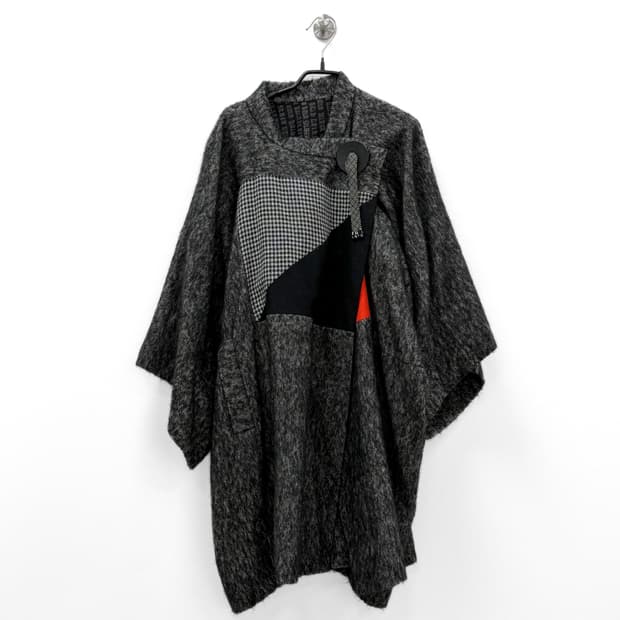 버나드 윌헴 지오메트릭 패치워크 울 케이프 코트