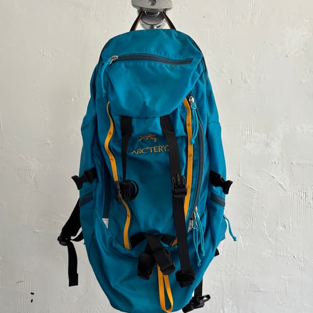 ARC’TERYX 아크테릭스 블루 칠코틴 20L 백팩