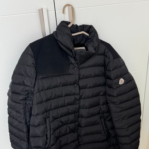 몽클레어 여성 경량패딩