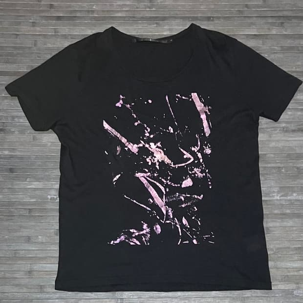 Violet Ruins u neck Tee
