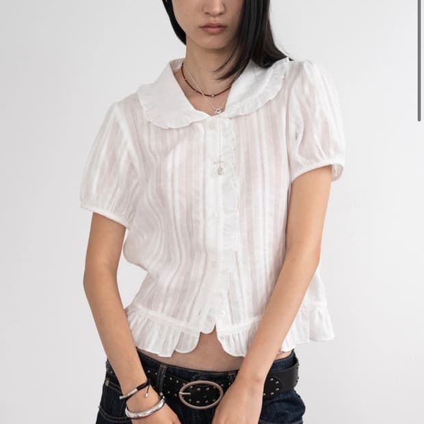 picky society Lace Frill Short Blouse