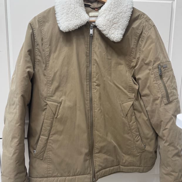 빈폴 bt1 쇼트 구스 다운 점퍼