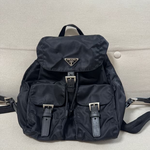 프라다 벨라 백팩 스몰