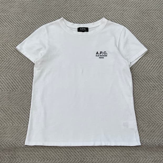 아페쎄 로고자수 반팔티 r3675