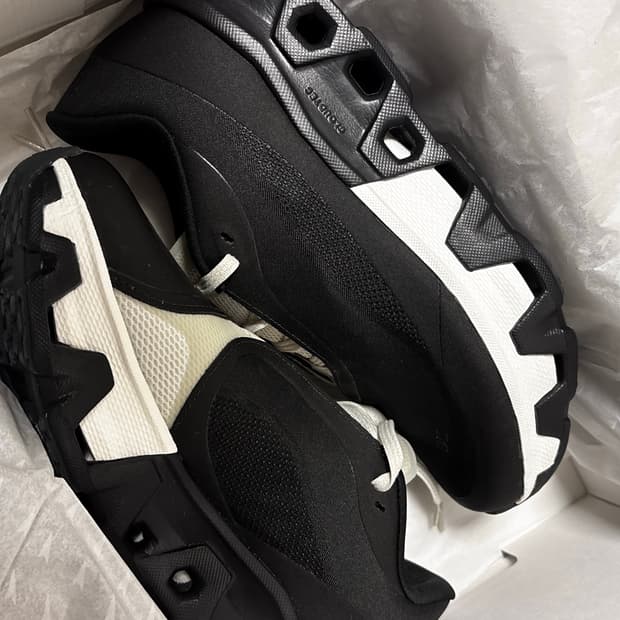 온 러닝 x 포스트 아카이브 팩션(파프) 클라우드 몬스터 하이퍼 블랙