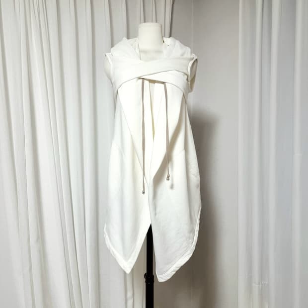 릭오웬스 다크쉐도우 드레이핑 마운틴 후드 슬리브리스 (표기M) 상태최상