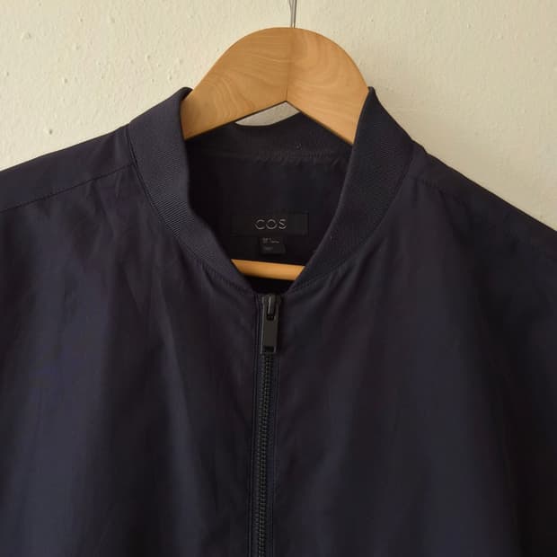 코스 COS 남성 네이비블루종점퍼 S사이즈