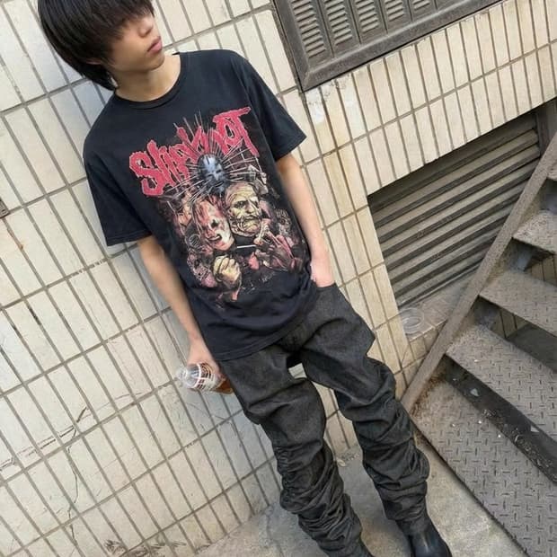 H&M  Slipknot 로고 반팔티