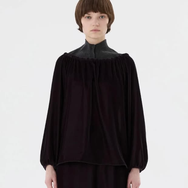 아모멘토 VELVET SHIRRING TOP(Brown) 판매합니다