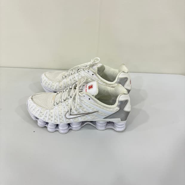 255size 나이키 샥스TL 화이트 실버