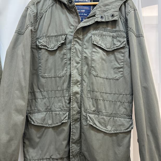 잭앤존스 야상 M사이즈 카키색