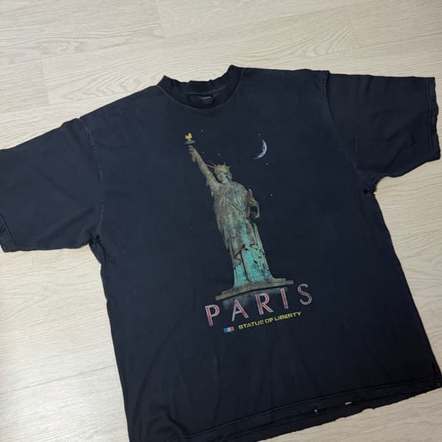 발렌시아가 리버티 티셔츠 반팔