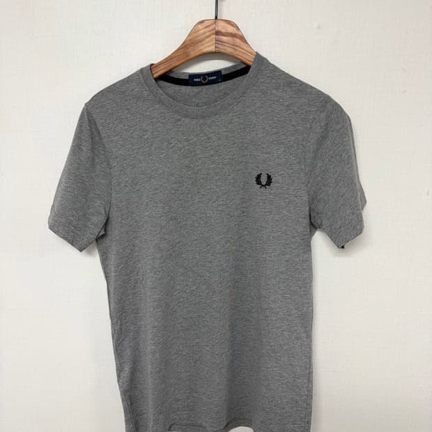 xs) 프레드페리 로고 반팔티