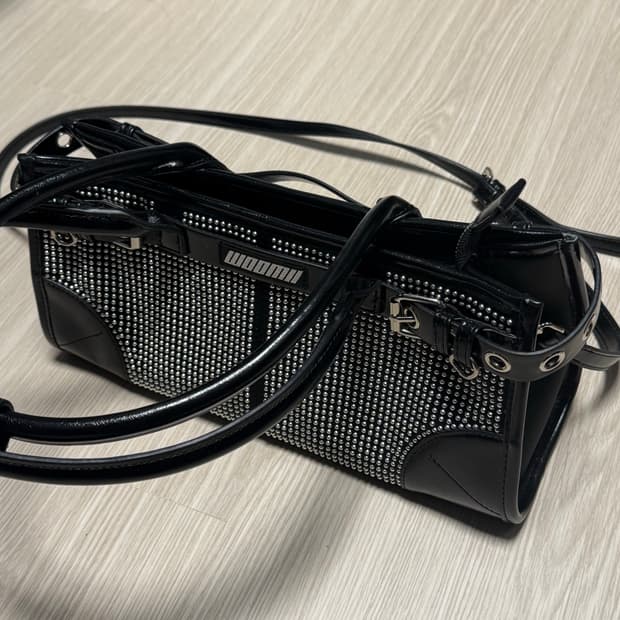 Woomii margot microstuds