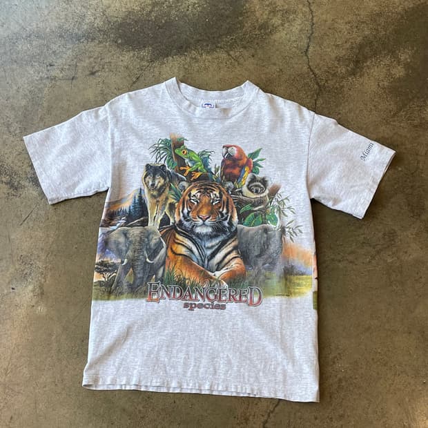 90‘s USA “Endangered Species” T-shirt