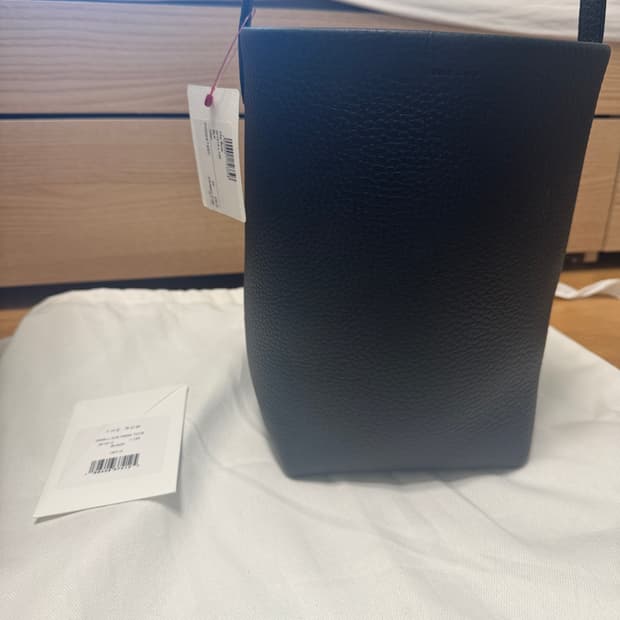 더로우 스몰 N/S 파크 토트 블랙 색상 판매합니다