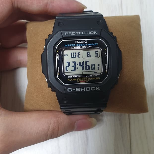 카시오 G-SHOCK DW-5600 터프솔라 시계