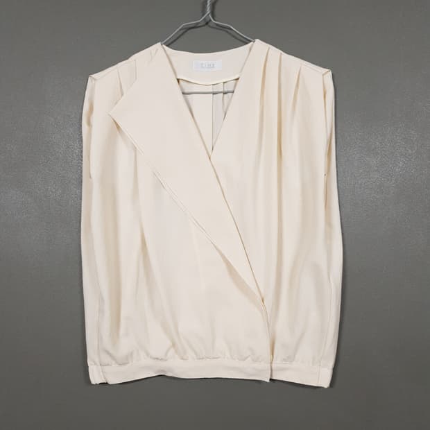 여성 55-66) TIME 타임 신형 랩 민소매 블라우스 아이보리