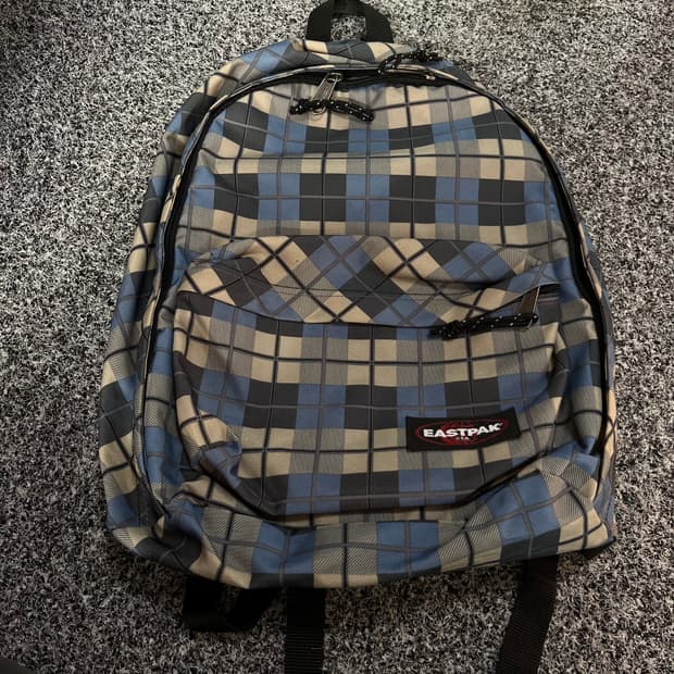 이스트백 체크 백팩 가방