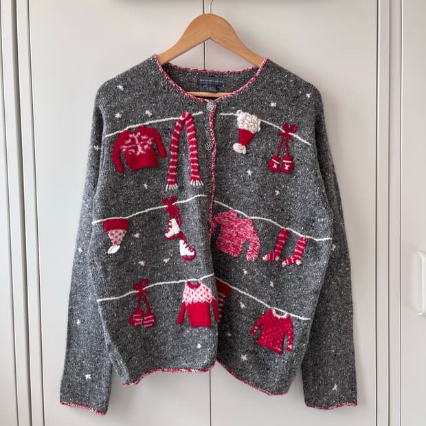 Northern Isles 눈꽃송이 자수 니트 가디건