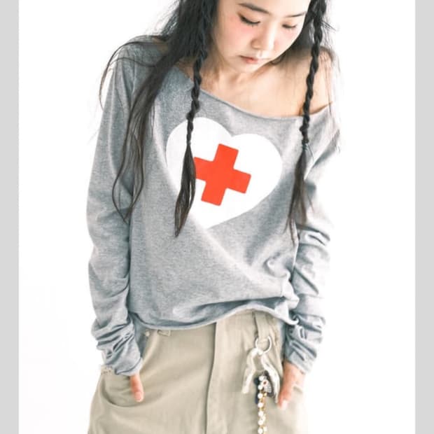 샵페어리 하트 컷오프 티 그레이