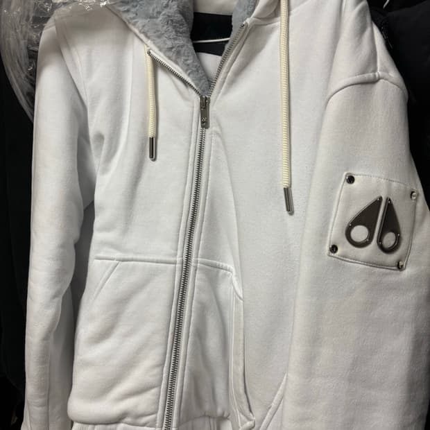 무스너클 버니스웨터 후드집업