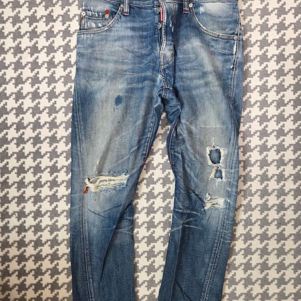 디스퀘어드2 ​모델명: S74LA0333 (2011년 시즌 제품)
​핏(