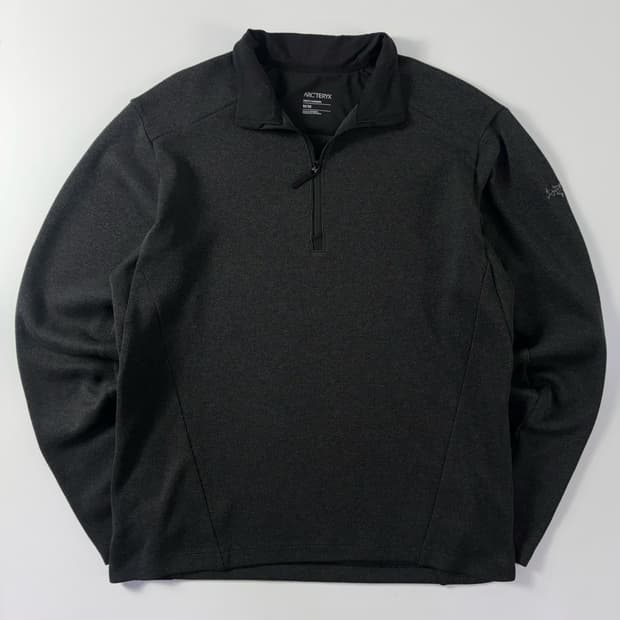Arc'teryx  아크테릭스 커버트 차콜 반집업 후리스 