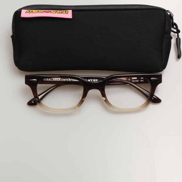 발란사 X 어크루 아이웨어