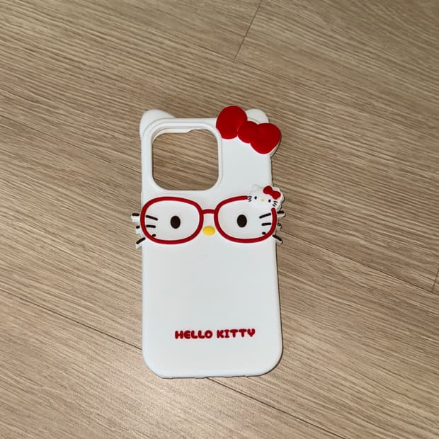 헬로키티 폰케이스 (아이폰 15pro)