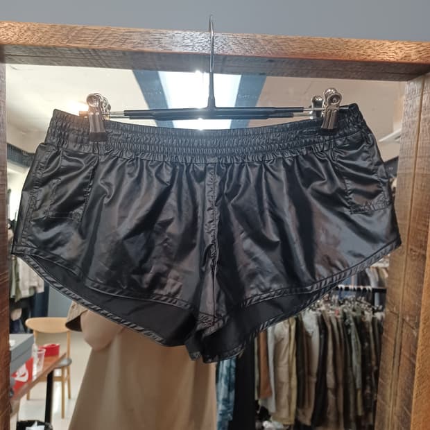 아디다스 여성  스텔라 맥카트니 유광 숏팬츠 xl