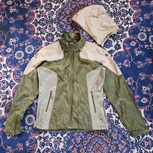 코오롱(KOLON) 카키 컬러 배색 경량 바람막이 90size