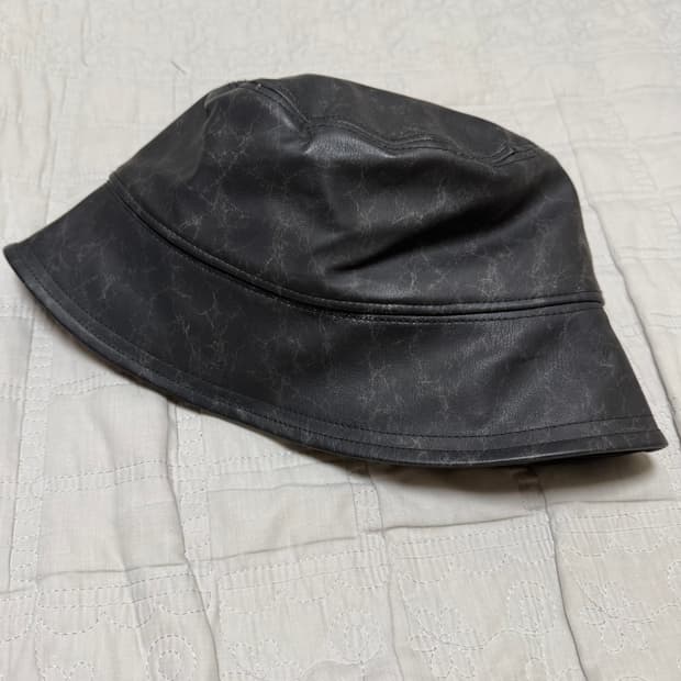 빔즈 레더 버킷햇