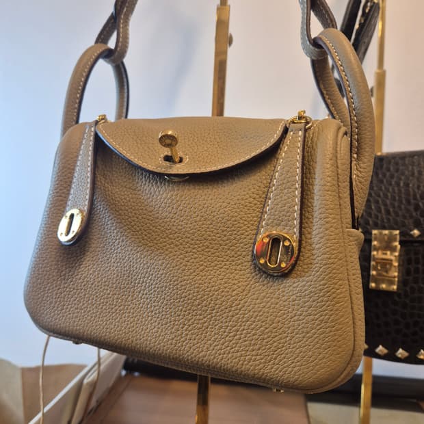 [HERMES] 에르메스 린디(Lindy) 미니 19 토트백