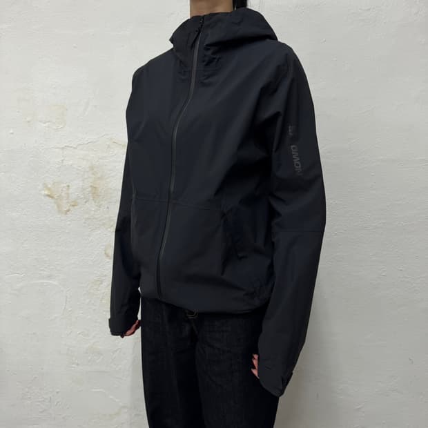 살로몬 블랙 전면로고 나일론 아웃패스 2.5L 워터프루프 윈드브레이커