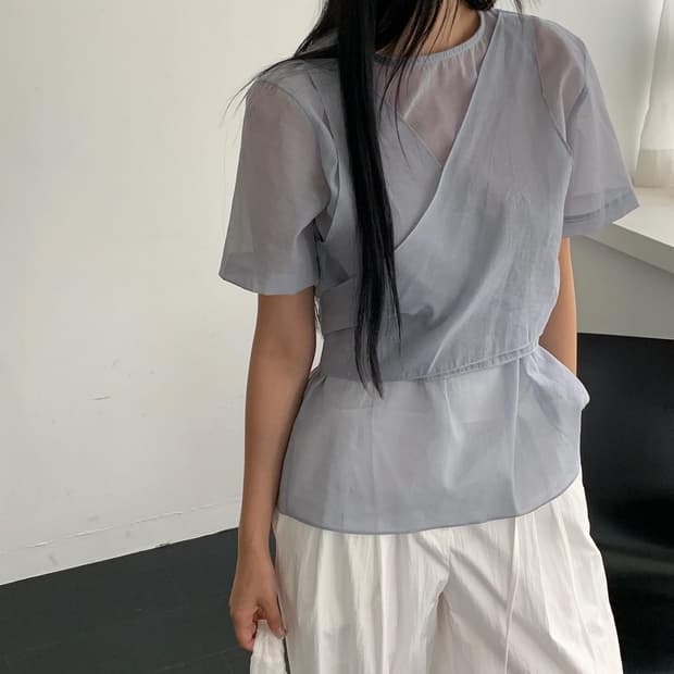 레이어드 랩 블라우스