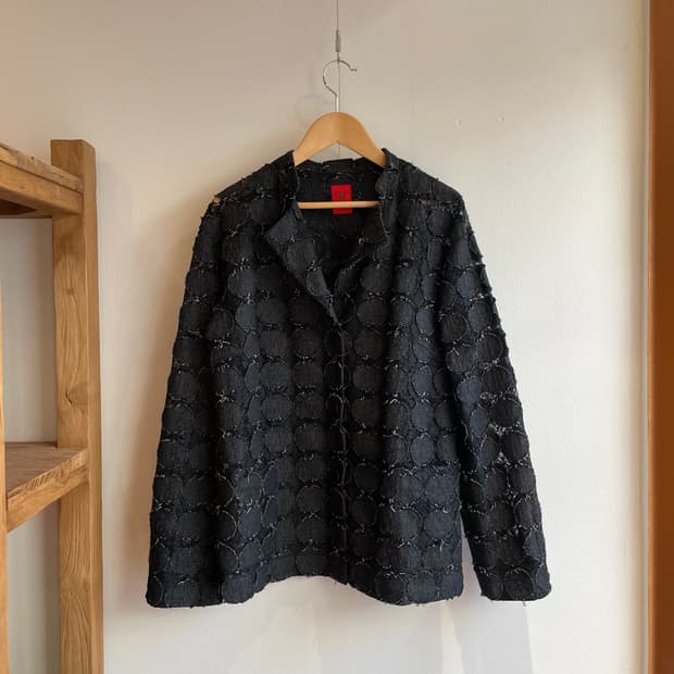 이세이미야케 하트 도트 패치 슬랩 레이스 자켓 