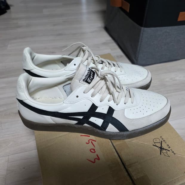 오니즈카 타이거 남성 285