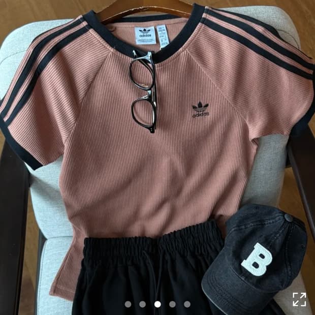 아디다스 와플 골지 슬림 반팔티 IC5464