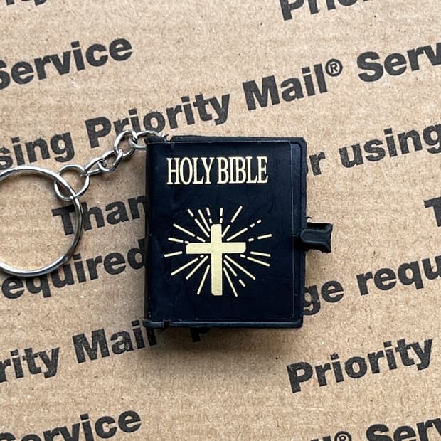90s vtg Mini Holy Bible Keyring