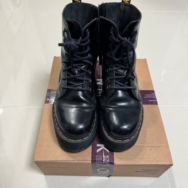 닥터마틴 부츠240