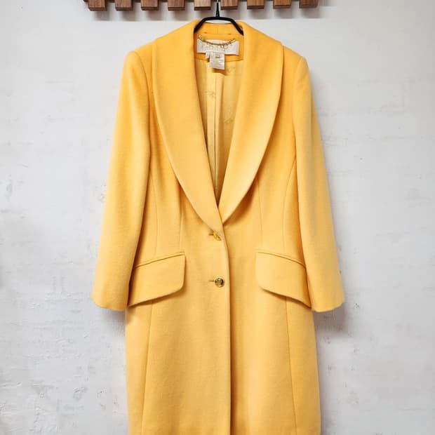 Escada 옐로우 울코트