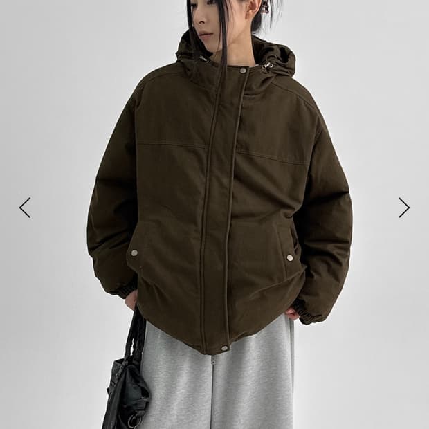 블랙업 코튼 하프 패딩 점퍼