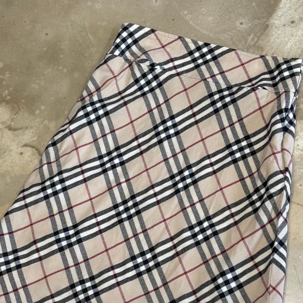 10 버버리 울 미디 스커트