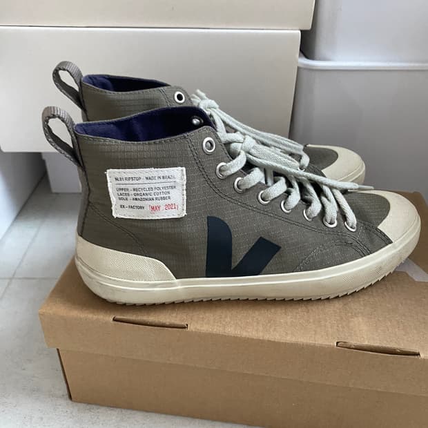 veja 나일론 카키 스니커즈 240사이즈