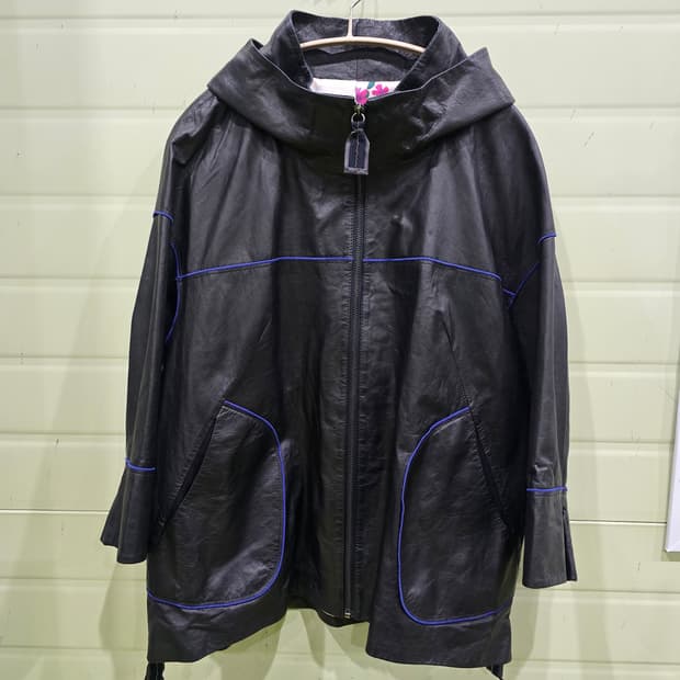 가죽 후드 코트