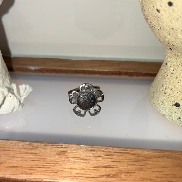 Wayf flower ring