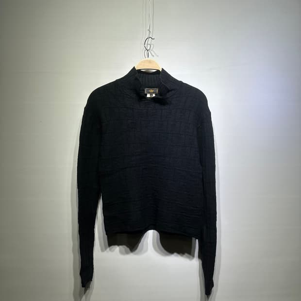 펜디 블랙니트 판매합니다