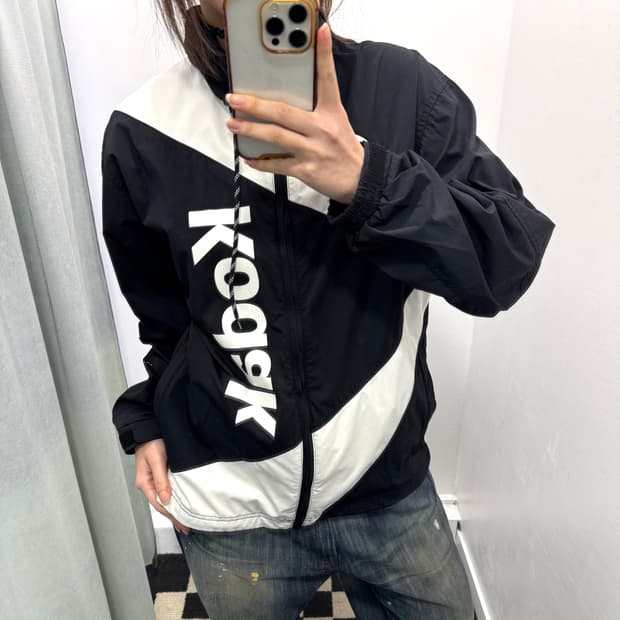 코닥 블랙 바람막이