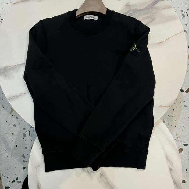 스톤아일랜드 맨투맨 S 사이즈